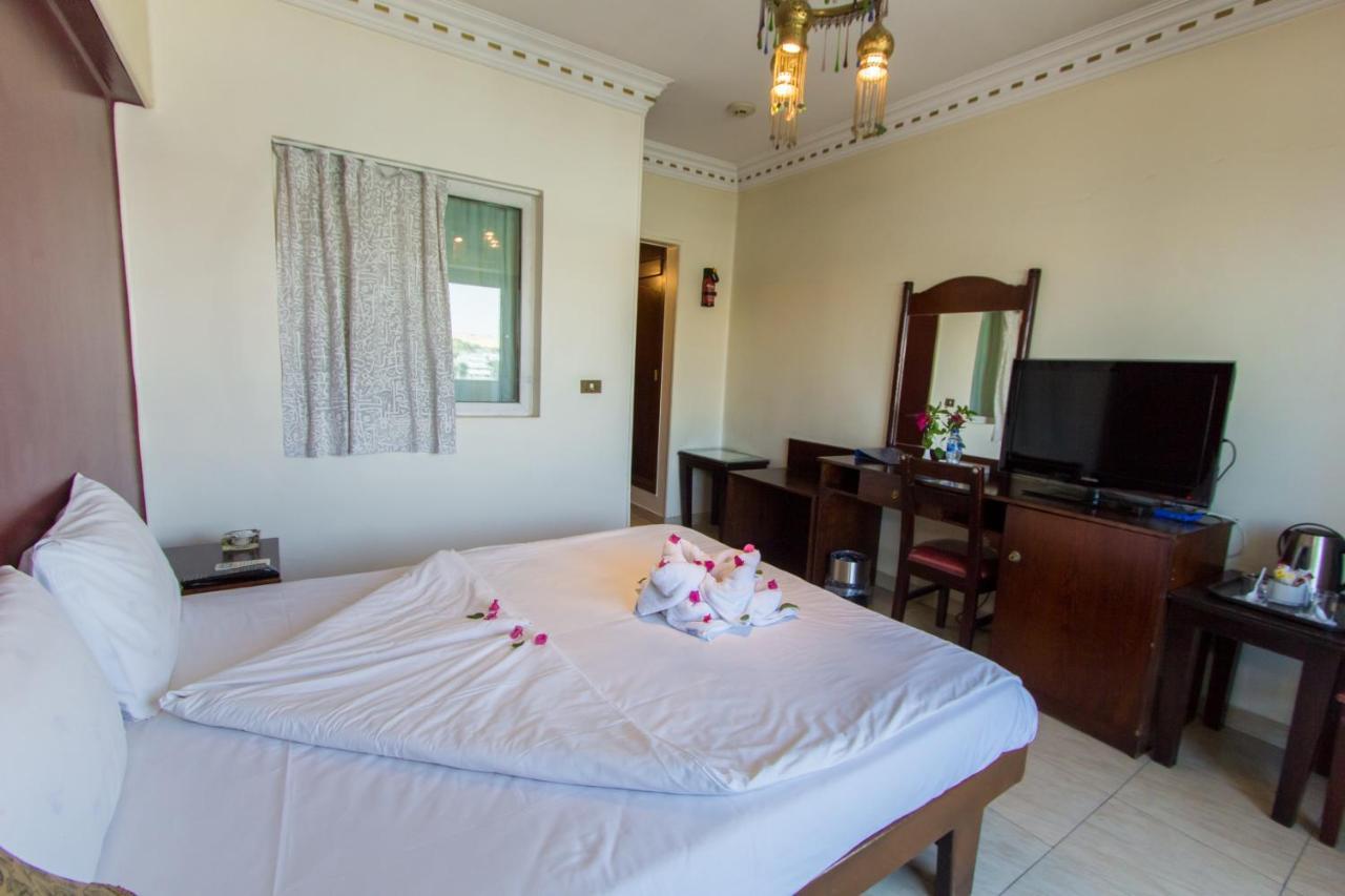 Philae Hotel Aswan Exterior foto
